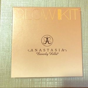 Anastasia Beverly Hills Glow Kit